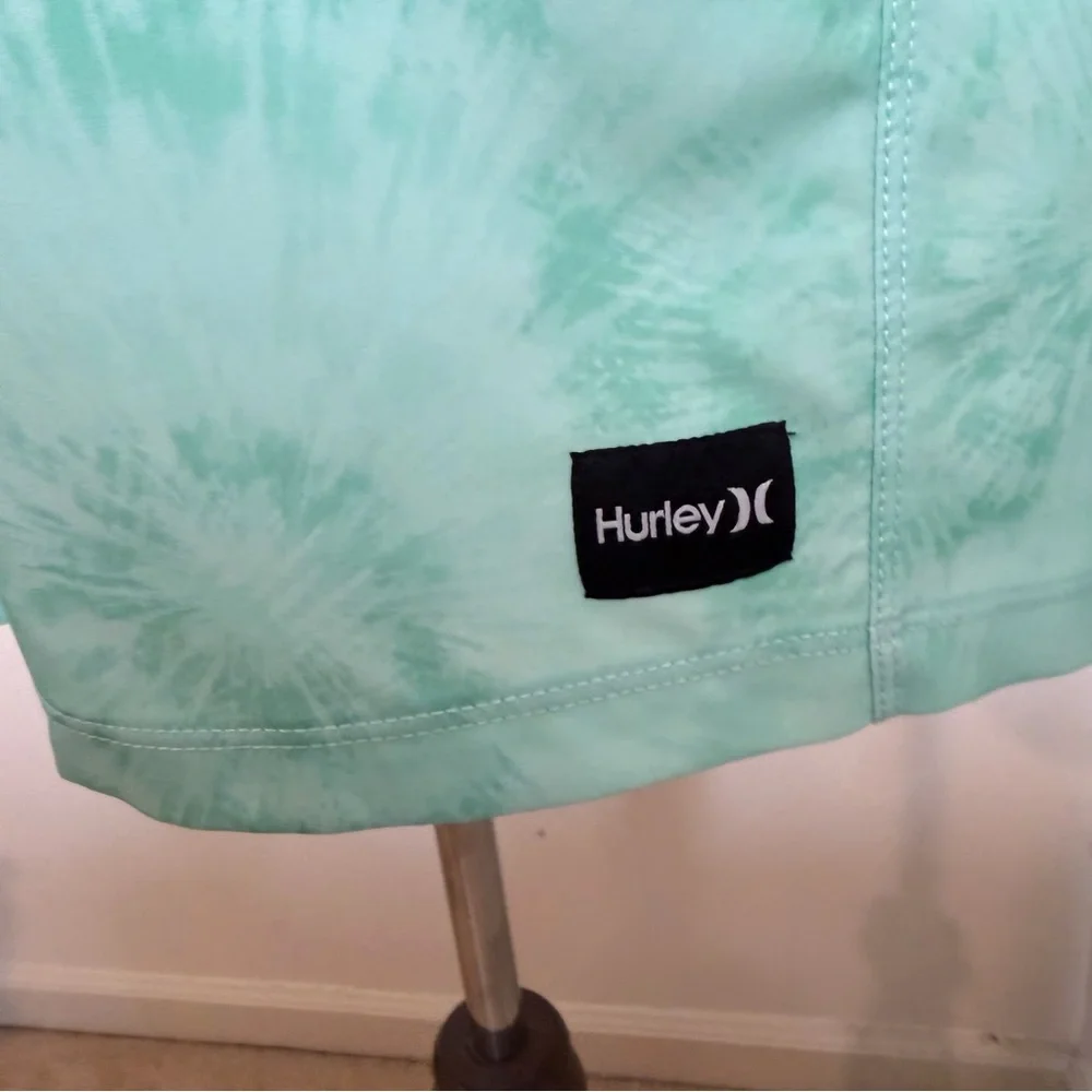 Hurley Men’s Phantom Weekender- SZ 29 - 20” Boardshorts Multicolors